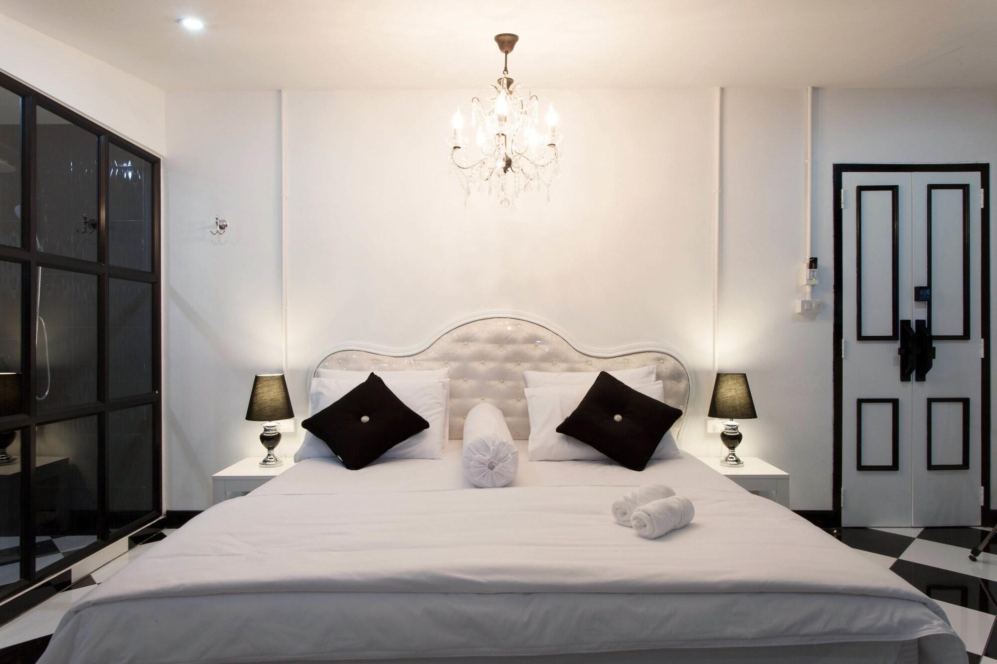 Meroom Phuket Exterior photo