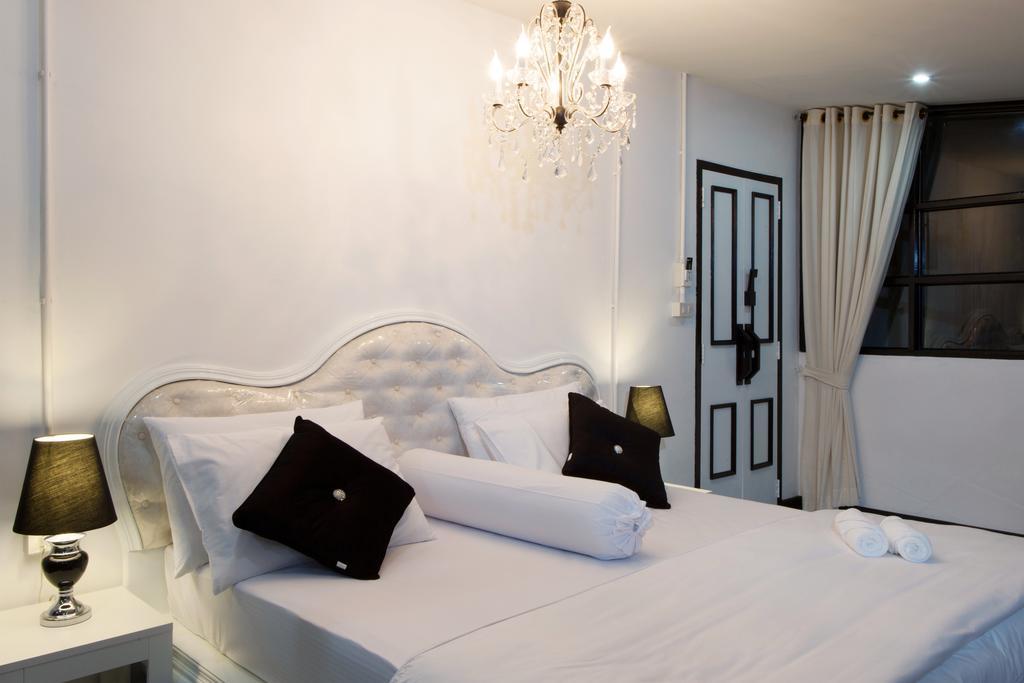 Meroom Phuket Room photo